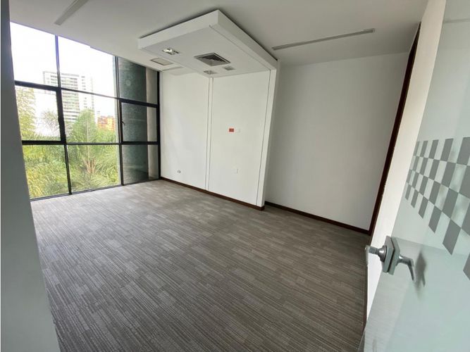 Oficina en arriendo en Oviedo, Medellín, 203 m² · foto 7 de 8