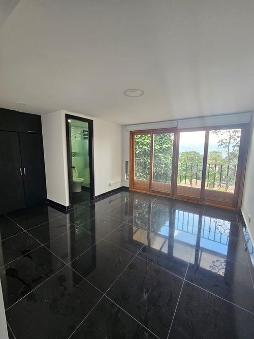 Casa de 5 alcobas en venta en La Calera, Medellín, 420 m² · foto 7 de 18