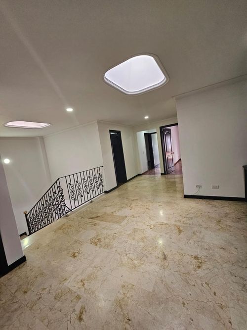 Casa de 5 alcobas en venta en La Calera, Medellín, 420 m² · foto 9 de 18