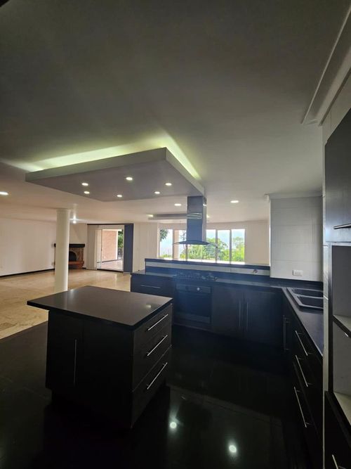 Casa de 5 alcobas en venta en La Calera, Medellín, 420 m² · foto 17 de 18