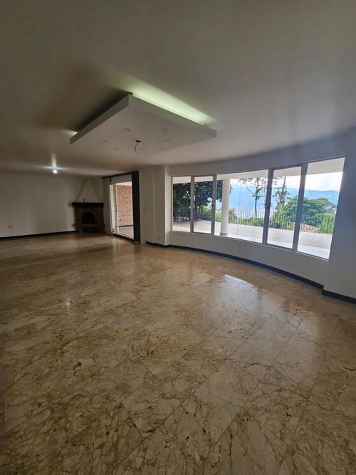 Casa de 5 alcobas en venta en La Calera, Medellín, 420 m² · foto 16 de 18