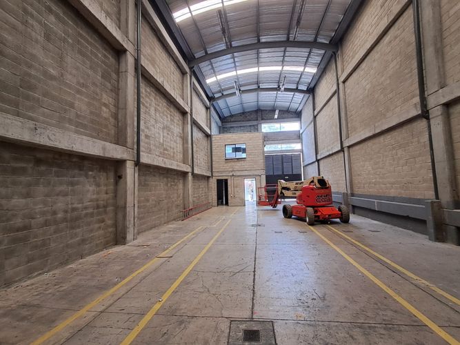 Bodega en arriendo en La Inmaculada, La Estrella, 240 m² · foto 3 de 10