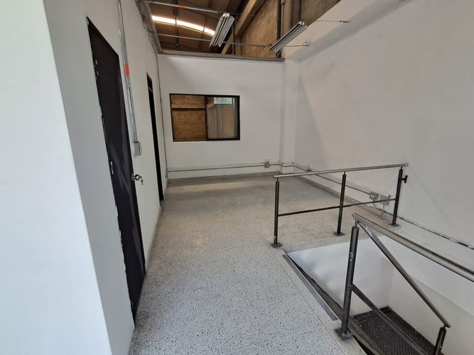 Bodega en arriendo en La Inmaculada, La Estrella, 240 m² · foto 6 de 10