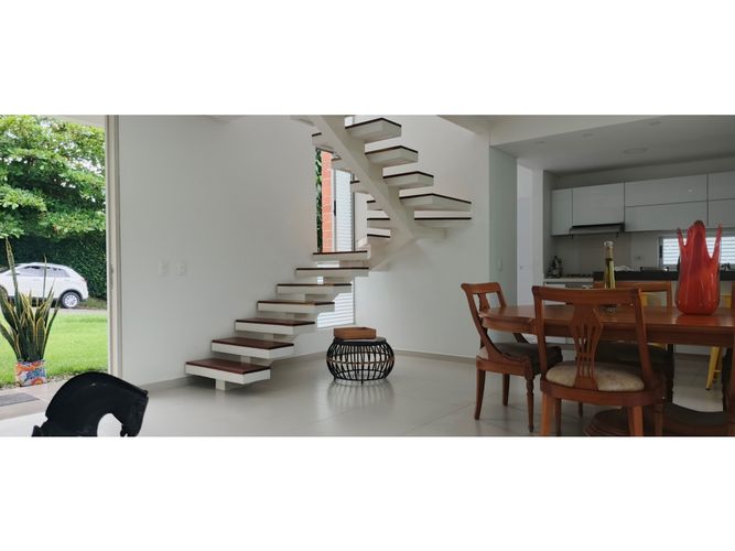 Casa de 3 alcobas en venta en Alfaguara, Jamundí, 186 m² · foto 3 de 18