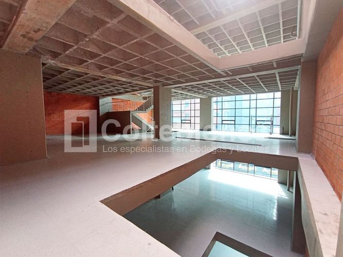 Bodega en arriendo en Perpetuo Socorro, Medellín, 2600 m² · foto 15 de 21