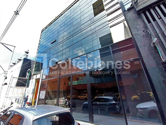 Bodega en arriendo en Perpetuo Socorro, Medellín, 2600 m² · foto 20 de 21