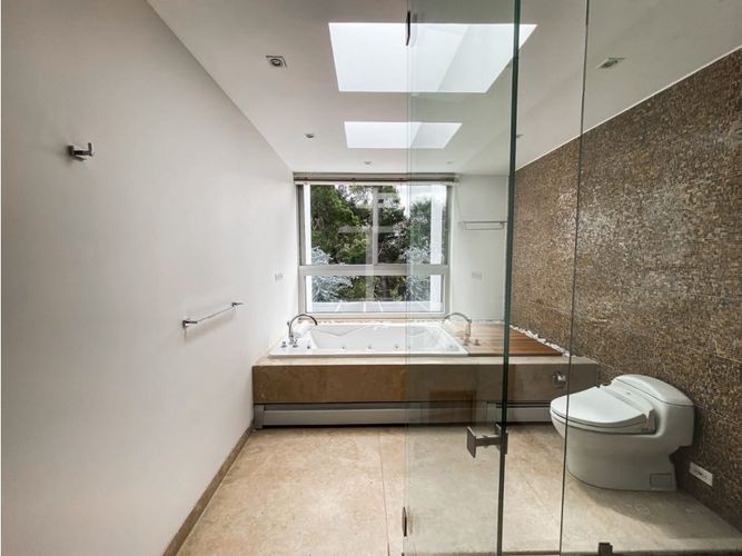 Casa de 4 alcobas en venta en Chico Norte, Bogotá, 830 m² · foto 22 de 24