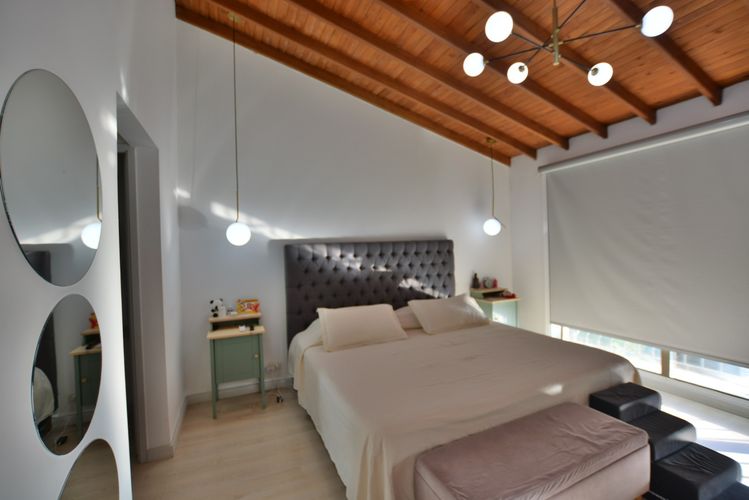 Casa de 4 alcobas en venta en El Tesoro, Medellín, 268 m² · foto 16 de 24