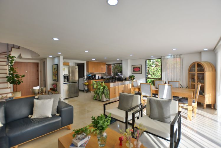 Casa de 4 alcobas en venta en El Tesoro, Medellín, 268 m² · foto 13 de 24