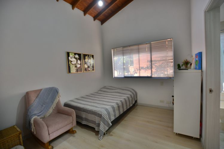 Casa de 4 alcobas en venta en El Tesoro, Medellín, 268 m² · foto 22 de 24