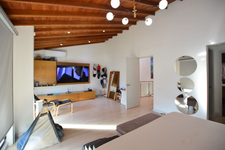 Casa de 4 alcobas en venta en El Tesoro, Medellín, 268 m² · foto 19 de 24