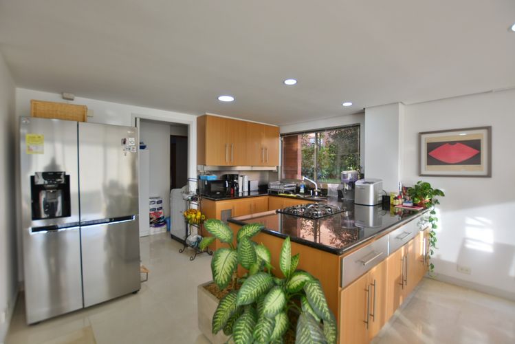 Casa de 4 alcobas en venta en El Tesoro, Medellín, 268 m² · foto 8 de 24