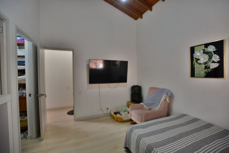 Casa de 4 alcobas en venta en El Tesoro, Medellín, 268 m² · foto 21 de 24