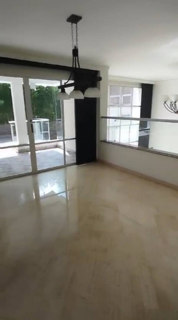 Casa en arriendo en Las Palmas, Medellín · foto 2 de 15