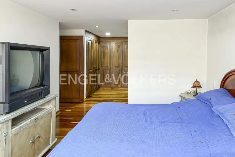 Apartamento de 3 alcobas en venta en Santa Paula, Bogotá, 236 m² · foto 19 de 20