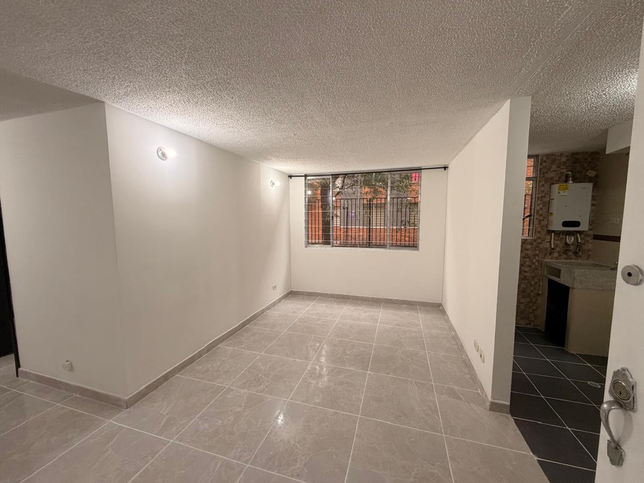 Apartamento en venta en Fontibon, Bogotá · foto 2 de 21