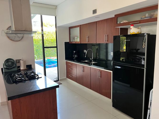 Casa de 3 alcobas en venta en Miraflores, Girardot, 210 m² · foto 3 de 24