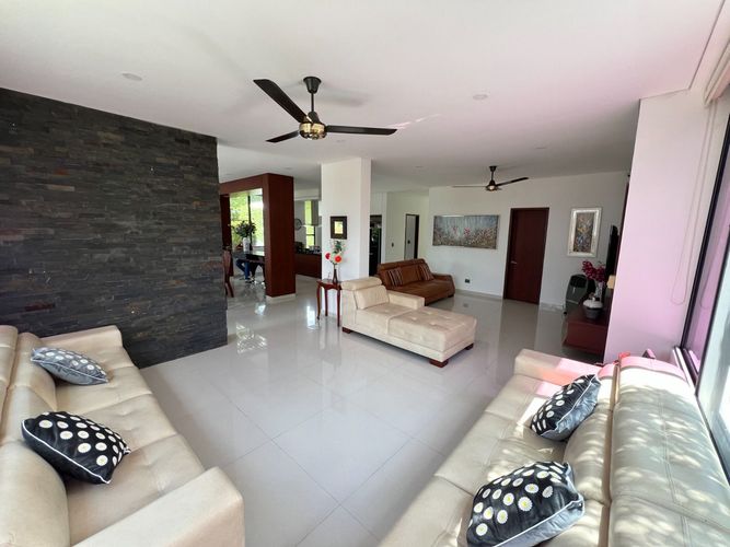 Casa de 3 alcobas en venta en Miraflores, Girardot, 210 m² · foto 8 de 24
