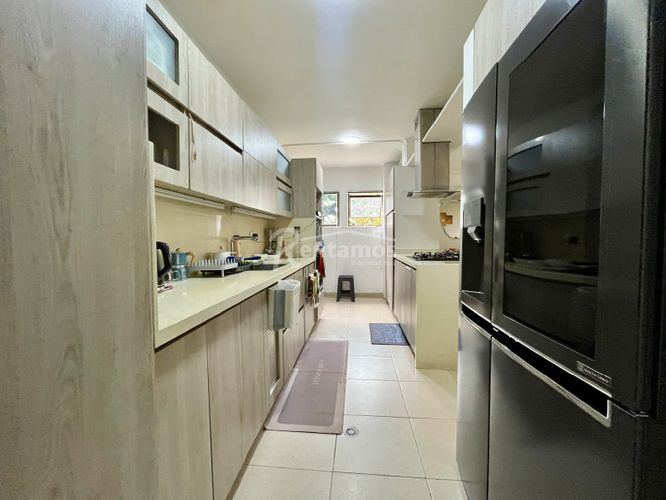Apartamento de 4 alcobas en venta en El Diamante No. 2, Medellín, 215 m² · foto 2 de 24