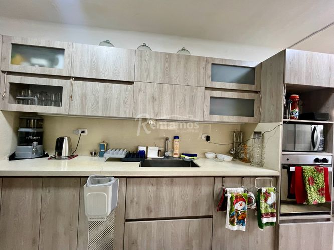 Apartamento de 4 alcobas en venta en El Diamante No. 2, Medellín, 215 m² · foto 3 de 24
