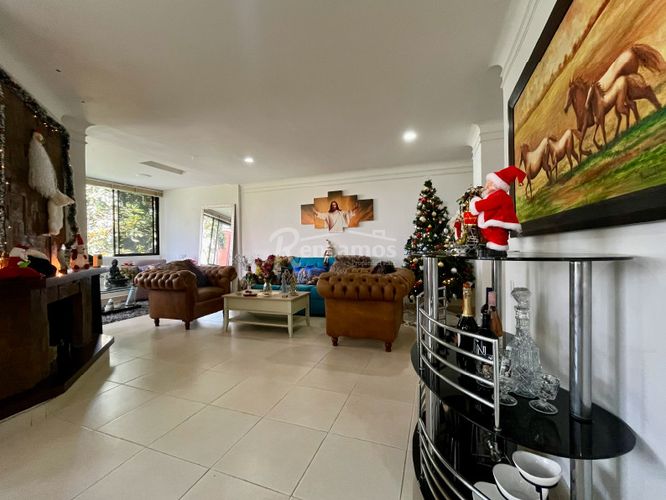 Apartamento de 4 alcobas en venta en El Diamante No. 2, Medellín, 215 m² · foto 10 de 24
