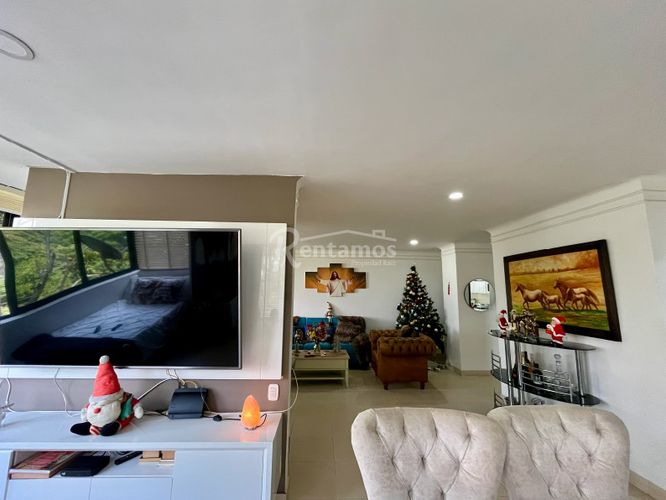 Apartamento de 4 alcobas en venta en El Diamante No. 2, Medellín, 215 m² · foto 12 de 24