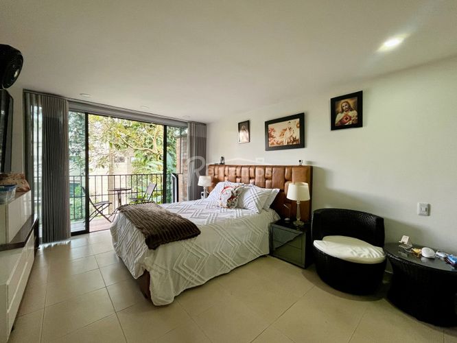 Apartamento de 4 alcobas en venta en El Diamante No. 2, Medellín, 215 m² · foto 16 de 24