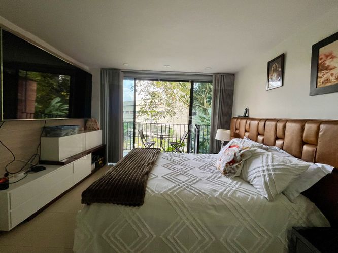 Apartamento de 4 alcobas en venta en El Diamante No. 2, Medellín, 215 m² · foto 20 de 24