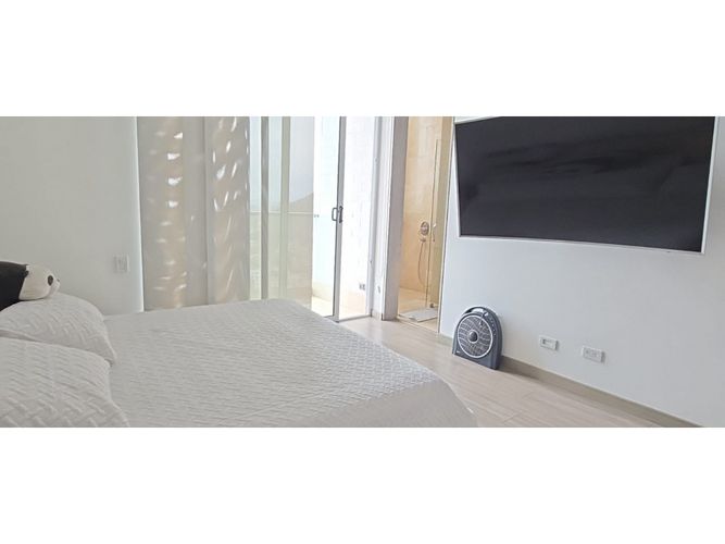Apartamento de 3 alcobas en venta en Bellavista, Cali, 187 m² · foto 2 de 9
