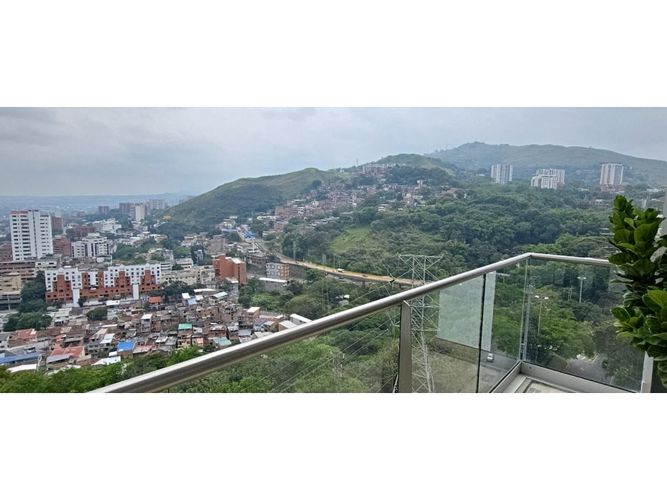 Apartamento de 3 alcobas en venta en Bellavista, Cali, 187 m² · foto 8 de 9