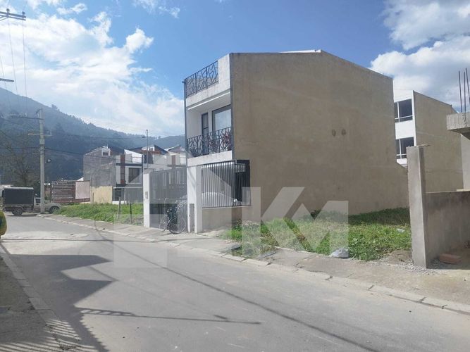 Casa de 3 alcobas en venta en Cota, 216 m² · foto 17 de 24