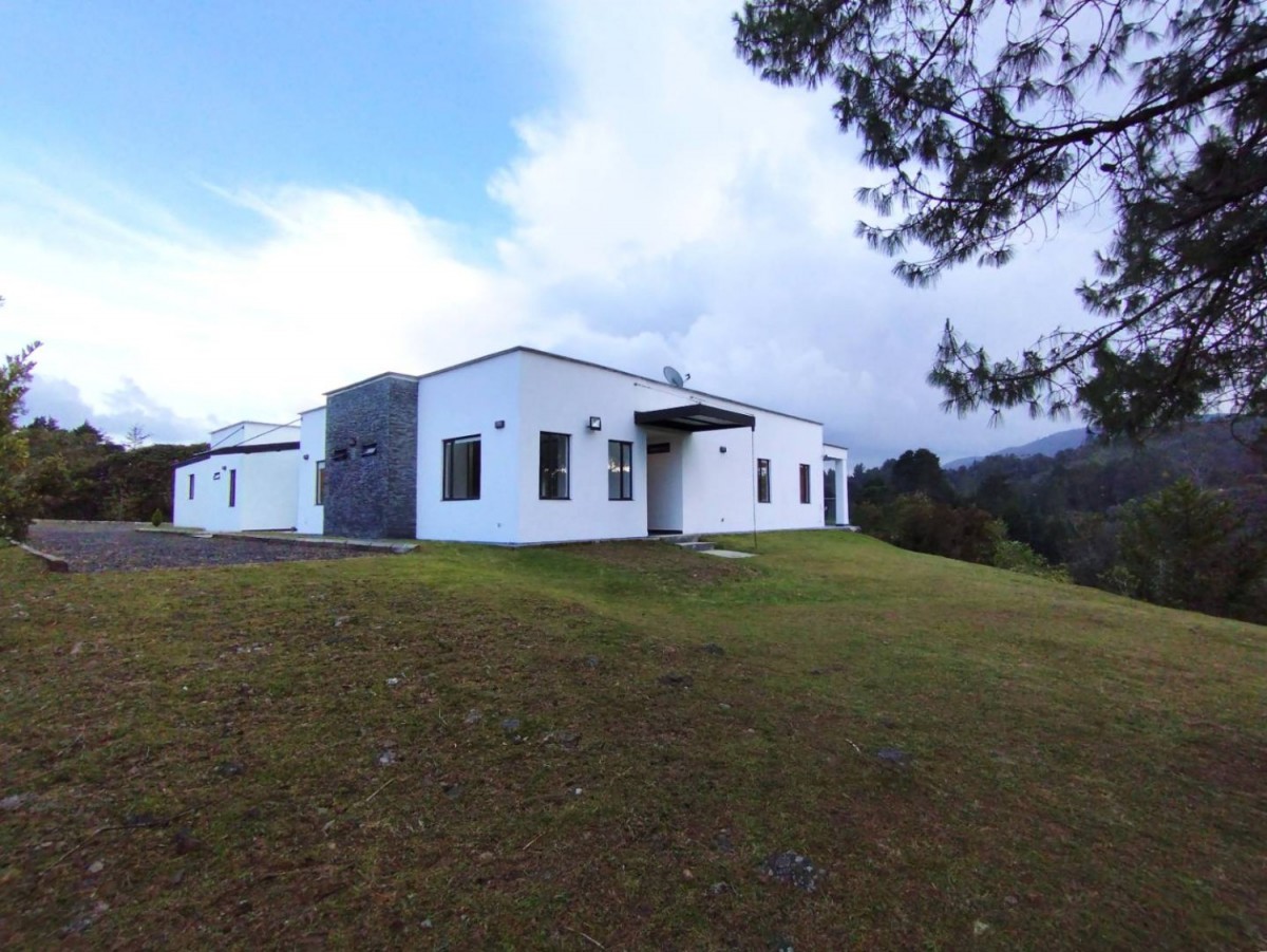 Casa Campestre en Arriendo en El Retiro en Carrizales