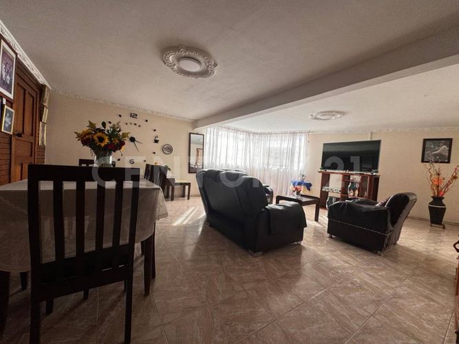 Casa en venta en El Carmen, Bogotá · foto 3 de 14