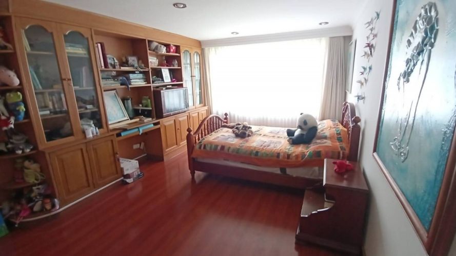 Casa de 3 alcobas en venta en Santa Barbara Alta, Bogotá, 394 m² · foto 7 de 22