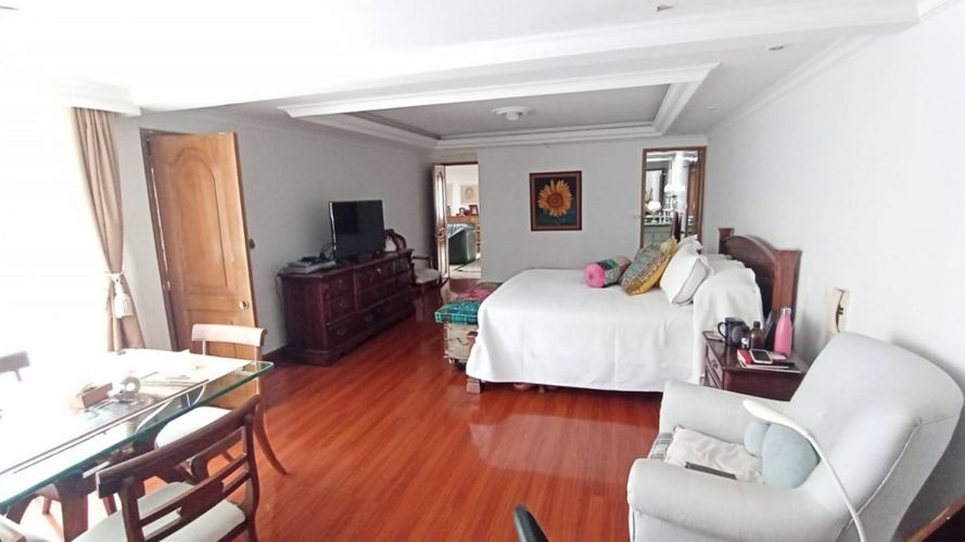 Casa de 3 alcobas en venta en Santa Barbara Alta, Bogotá, 394 m² · foto 11 de 22