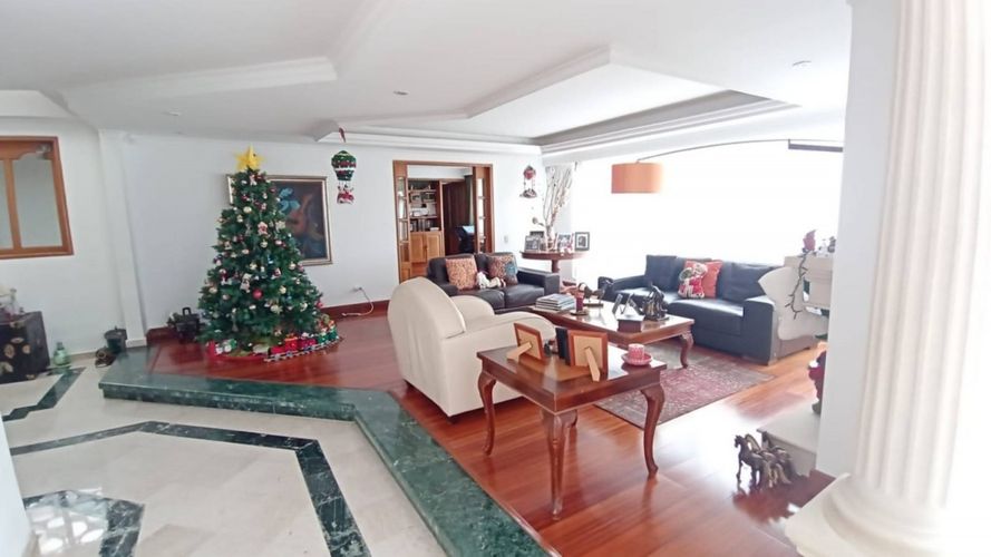 Casa de 3 alcobas en venta en Santa Barbara Alta, Bogotá, 394 m² · foto 19 de 22