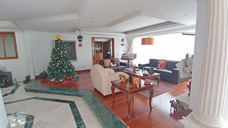 Casa de 3 alcobas en venta en Santa Barbara Alta, Bogotá, 394 m² · foto 20 de 22