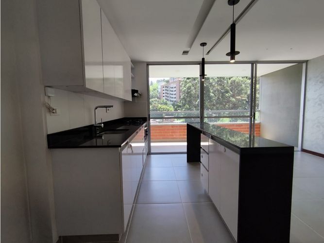 Apartamento en venta en La Cuenca, Envigado · foto 2 de 17