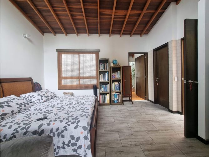 Casa de 3 alcobas en venta en Suramerica, La Estrella, 198 m² · foto 19 de 24