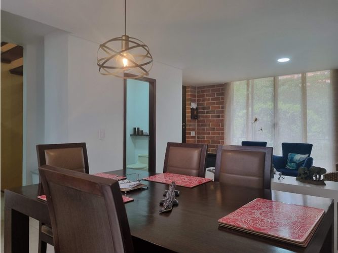 Casa de 3 alcobas en venta en Suramerica, La Estrella, 198 m² · foto 9 de 24