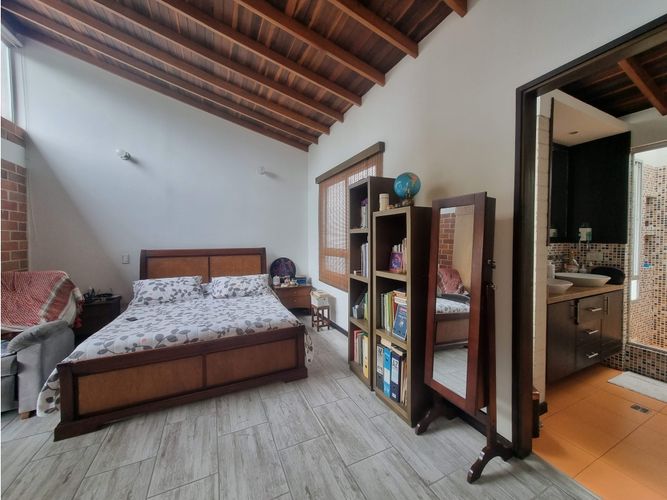 Casa de 3 alcobas en venta en Suramerica, La Estrella, 198 m² · foto 17 de 24