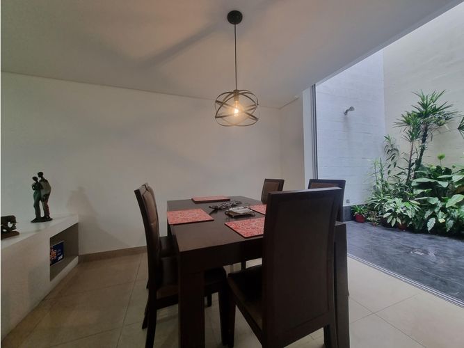 Casa de 3 alcobas en venta en Suramerica, La Estrella, 198 m² · foto 11 de 24