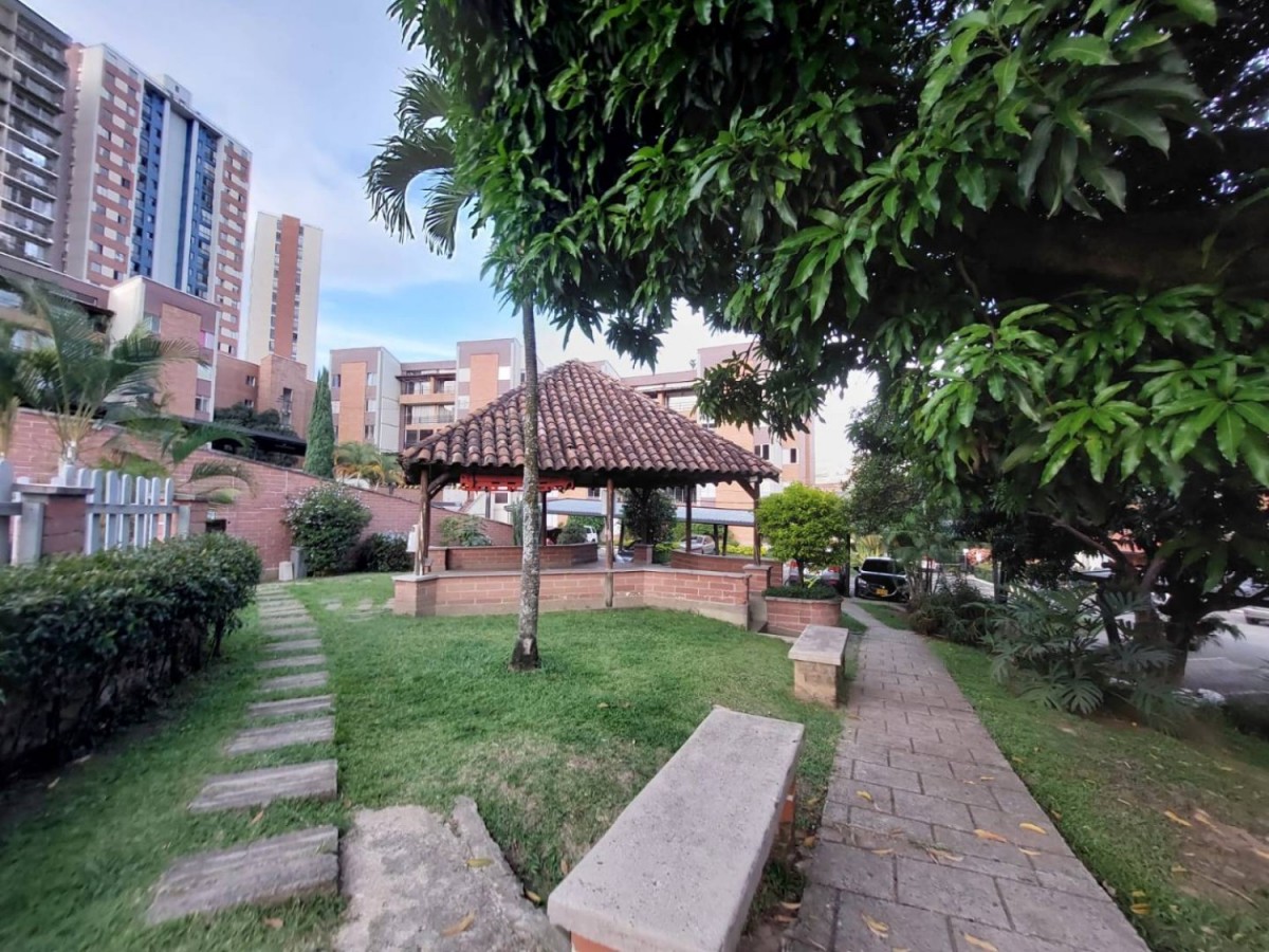 Apartment for sale in Calasanz, Medellín 3