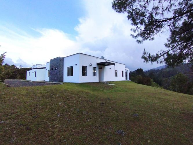 Casa de 3 alcobas en venta en Carrizales, El Retiro, 220 m² · foto 2 de 24