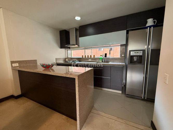 Apartamento de 3 alcobas en venta en Santa María De Los Ángeles, Medellín, 138 m² · foto 2 de 24