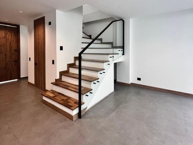 Casa de 4 alcobas en venta en Llano Grande, Rionegro, 253 m² · foto 5 de 17
