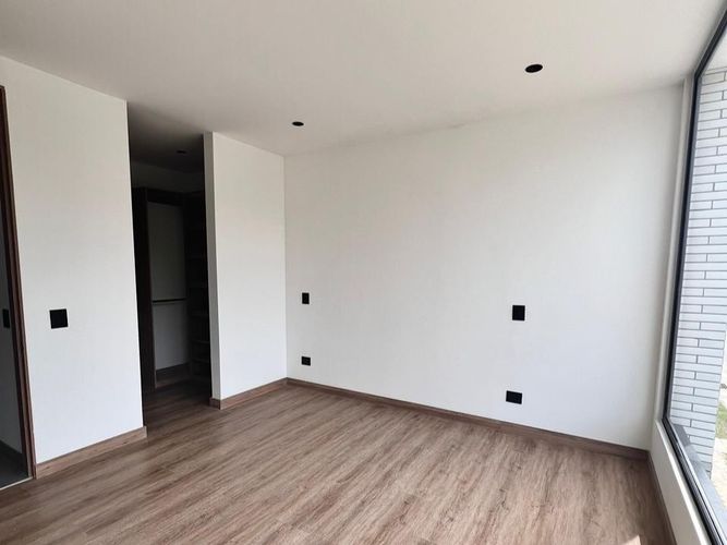 Casa de 4 alcobas en venta en Llano Grande, Rionegro, 253 m² · foto 10 de 17