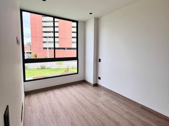 Casa de 4 alcobas en venta en Llano Grande, Rionegro, 253 m² · foto 8 de 17