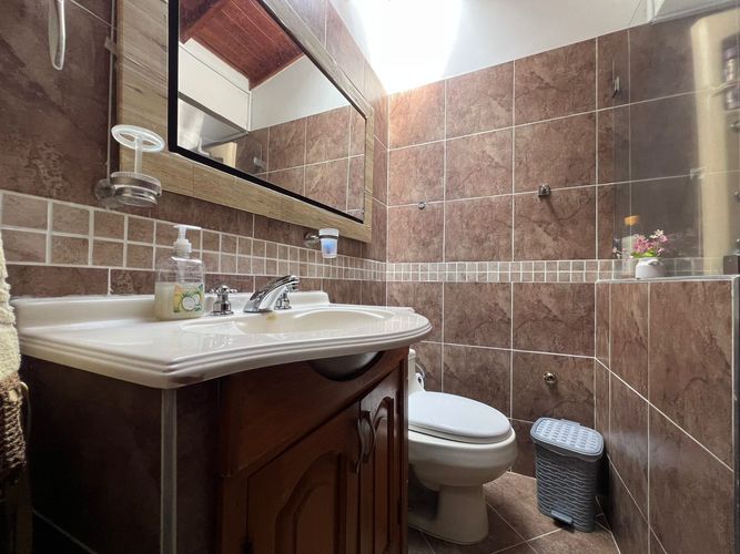 Casa de 5 alcobas en venta en Camino Verde, Envigado, 159 m² · foto 14 de 15