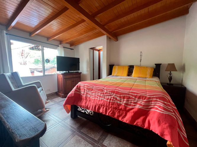 Casa de 5 alcobas en venta en Camino Verde, Envigado, 159 m² · foto 12 de 15